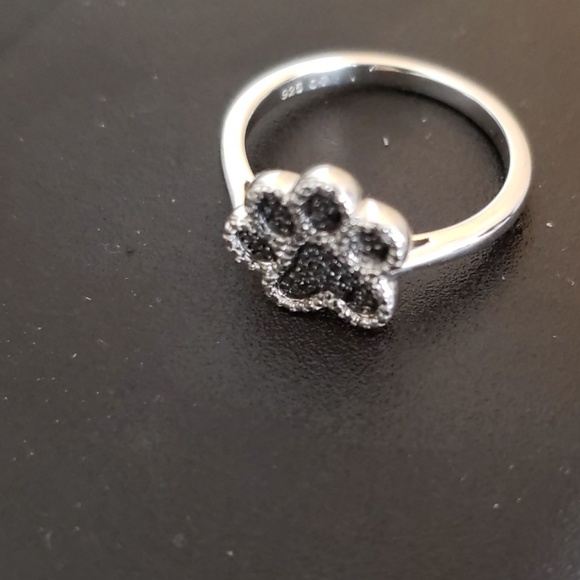 Ring - Picture 3 of 5